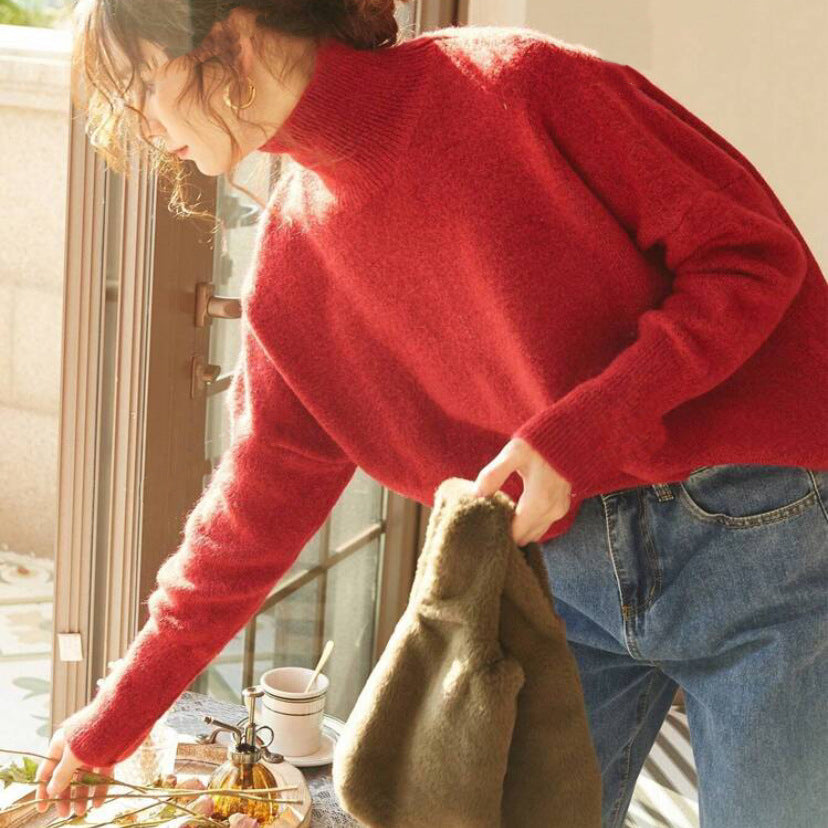 Comfortable turtleneck knit sweater